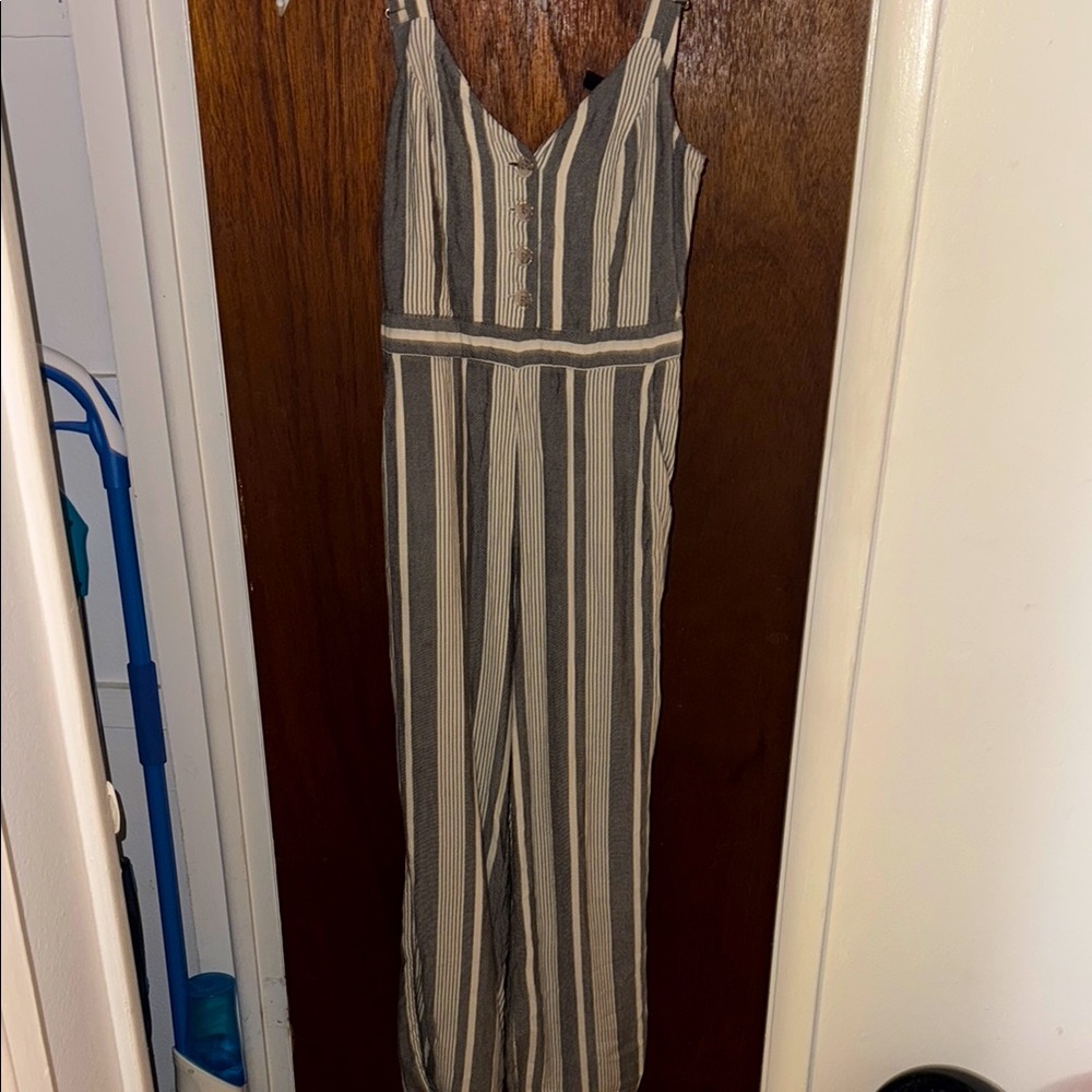 ✨ Jessica Simpson Jumpsuit - Size Small - $25 ✨